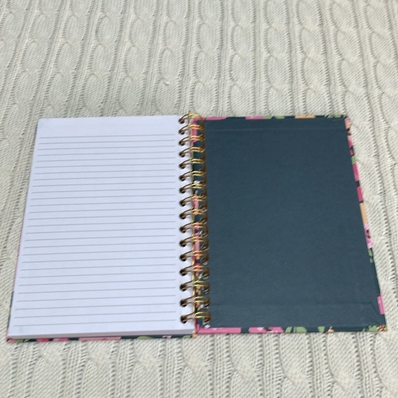NWOT Spiral bound floral journal diary blank pages. 8.25 x6.5” 3/4” thick. - Picture 7 of 11